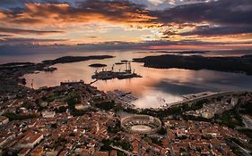 Pula City Center Accommodation With Free Parking